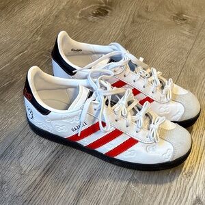 EUC Adidas Hello Kitty Gazelle Sneakers Size 4.5 Youth